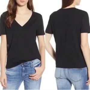 Women’s Black V-Neck Short Sleeve Top
